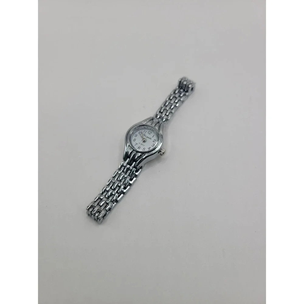 Chaoyada Women's Quartz Watch‎ Silver Tone Bracelet White Dial Analog Wristwatch